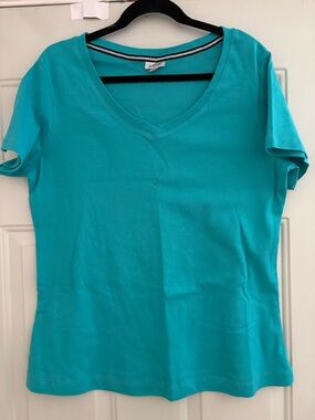 Avenue Teal V-Neck Short Sleeve Tee